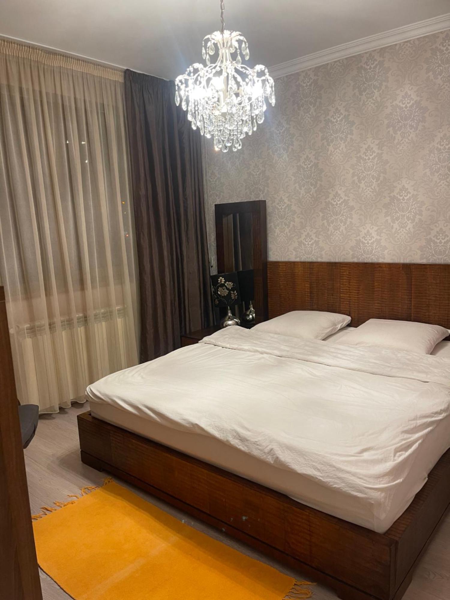 Room In A Private House - 5 Min From Therme And Airport Corbeanca Exterior photo